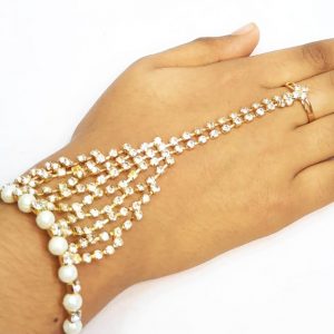 Elegant bracelet with ring