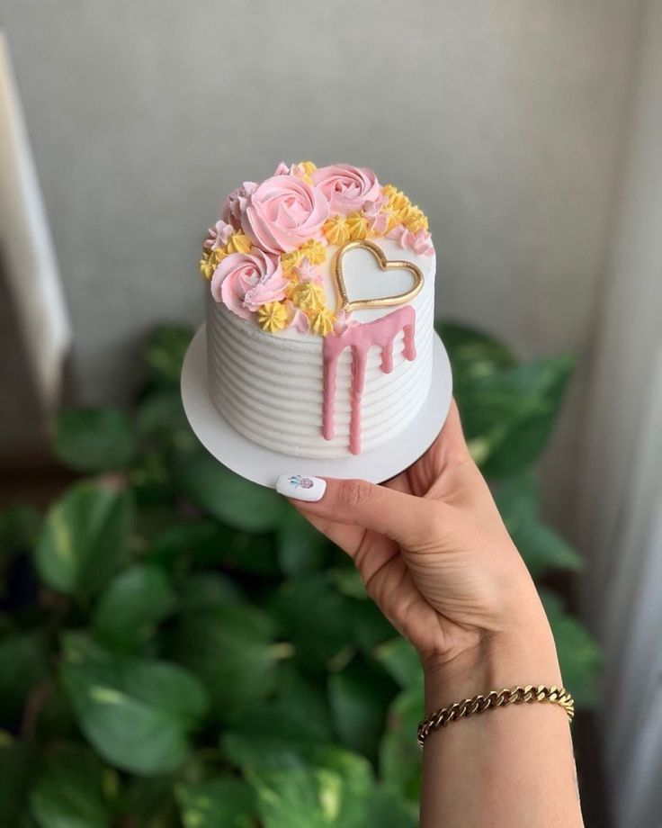 Mini cake (surprise cake )